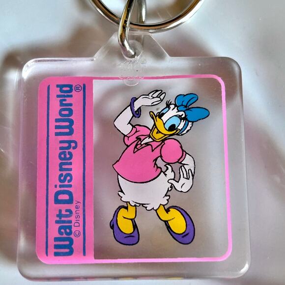 Vintage Walt Disney World Daisy Duck Keychain - Picture 1 of 4